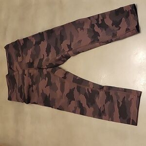 Lululemon wunder train crop brown Camo Size 6
